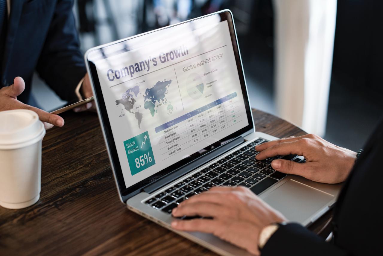 Local vs Global EOR Providers
